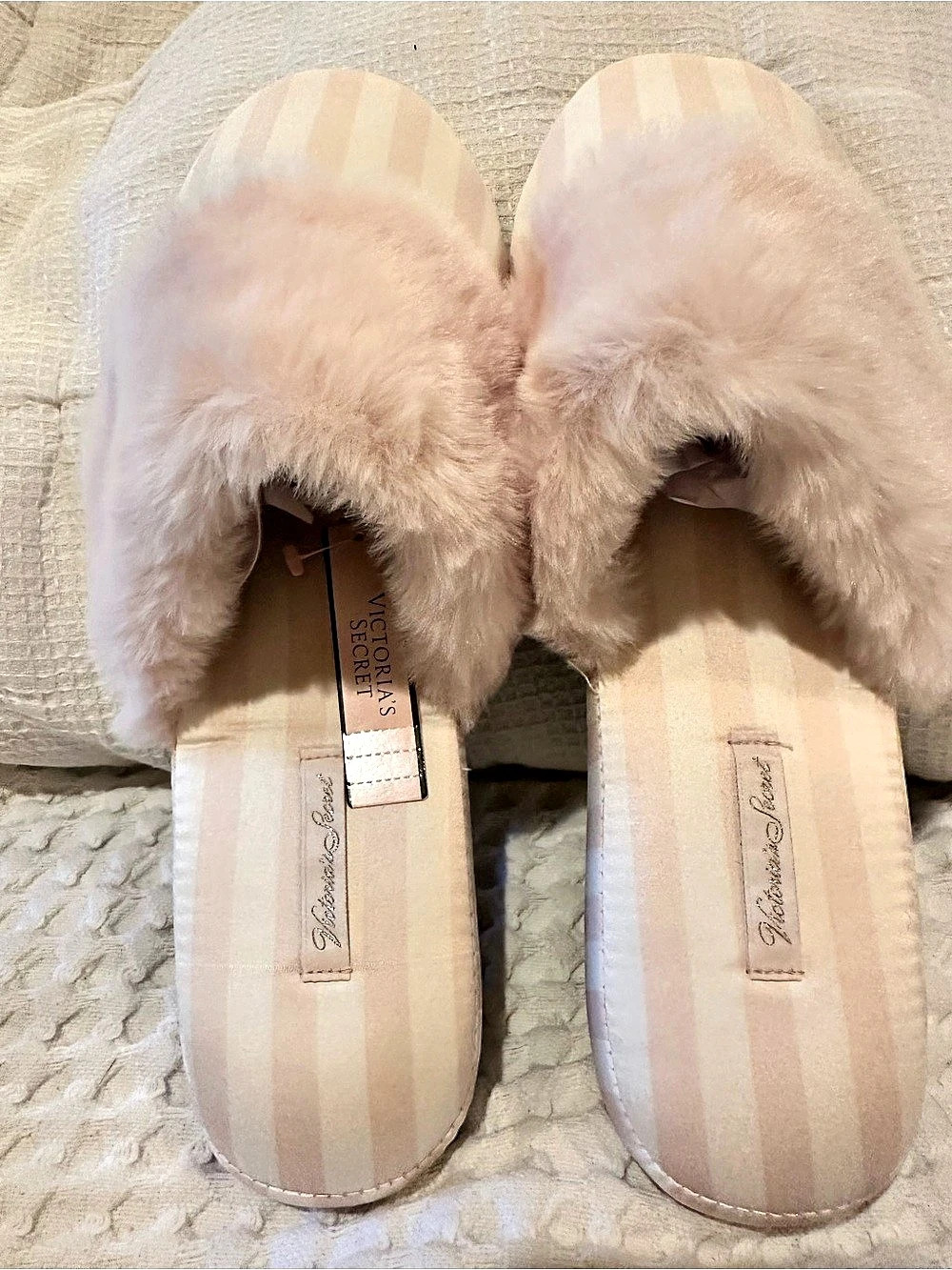NWT - Victoria's Secret Signature Satin Stripe Faux Fur Slippers with Dust Bag -